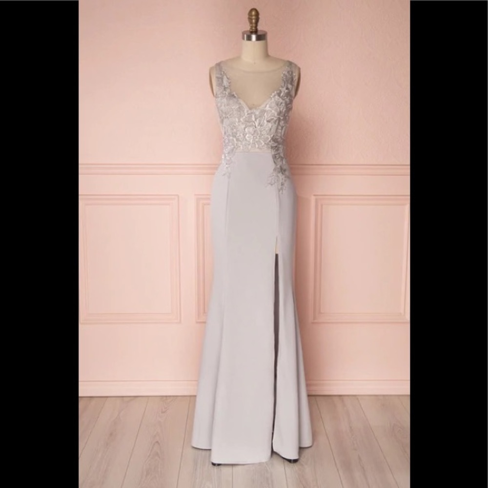 Light grey delicate lace evening dress BNWT